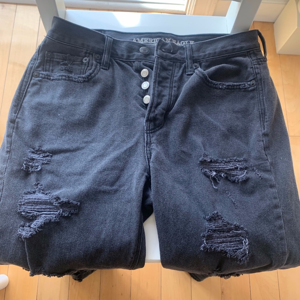 American Eagle High-Waisted Ripped Black Jean